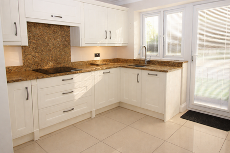 2 bedroom bungalow to rent - Photo 4