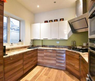 2 bedroom ground floor flat to rent - Photo 2