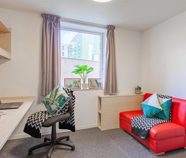 1 bedroom in a flat share to rent - Photo 4