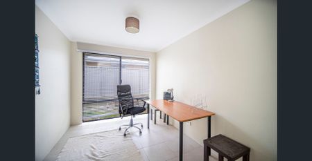 Spacious Family Home in Alkimos - Photo 4