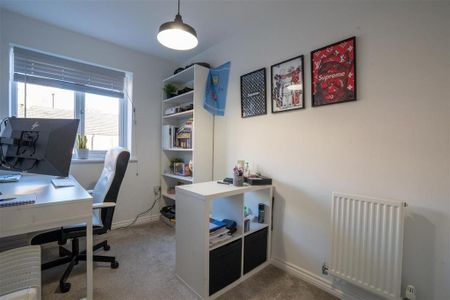 3 bedroom semi-detached house to rent - Photo 5