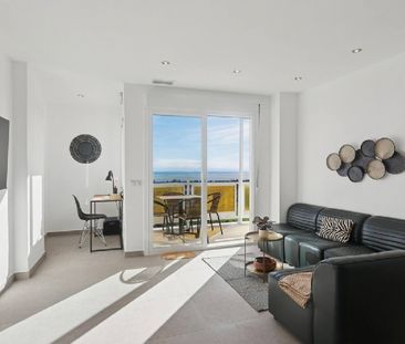 2 Bedroom Apartment For Rent in Nueva Andalucía, Málaga - Photo 1