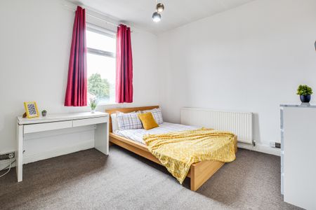 Longford Place - Photo 2