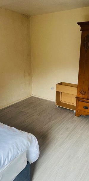 Room in a Shared House, Almond Croft, B42 - Photo 2