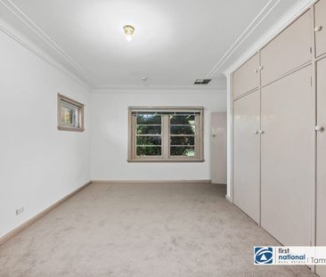 SOUTH TAMWORTH – Simply Delightful Double Brick Family Residence. - Photo 1