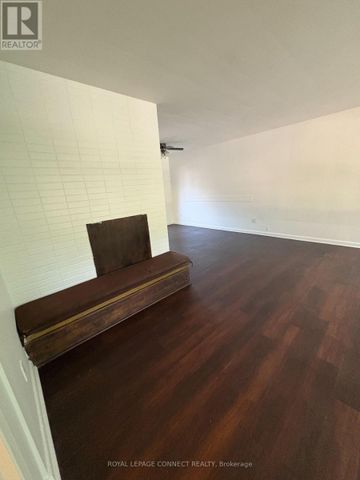 4130 Lawrence Avenue E – Toronto E10, Ontario - Photo 2