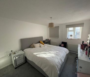 2 Bed Terraced House, Whitehawk Rd, BN2 - Photo 4