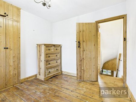 2 bedroom end of terrace house to rent - Photo 4