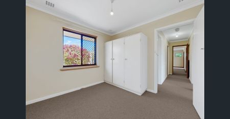 3 X 1 Spacious Family Home - Photo 2