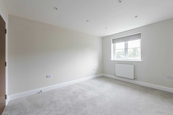 3 bed Semi Detached for rent - Photo 1