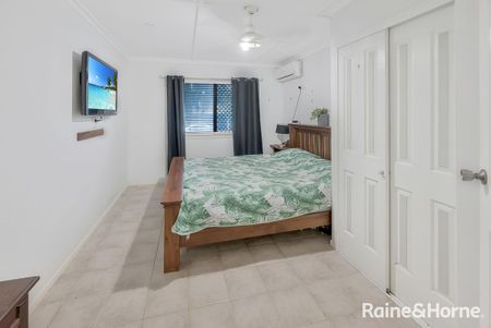 Bucasia Living on a corner block - Photo 5