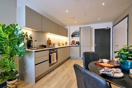 2 bedroom apartment - Photo 2