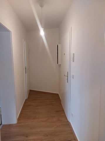 3-Raum-Wohnung in Duisburg-Duissern mit Balkon - Foto 5