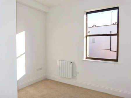 Bath Road, Cheltenham, GL53 - Photo 2