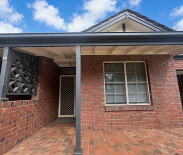 Ready to Move In! Renovated 3 Bed Seaton Villa - Photo 6