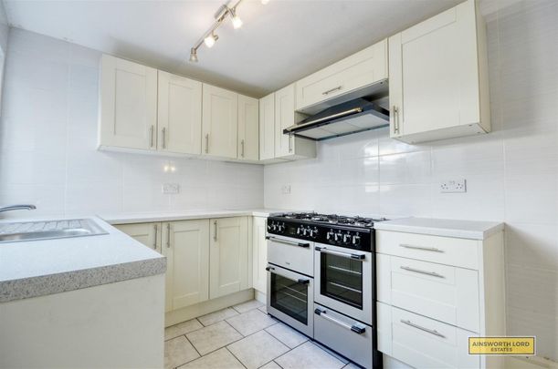 Richmond Terrace, Nr Train Station, Darwen - Photo 1