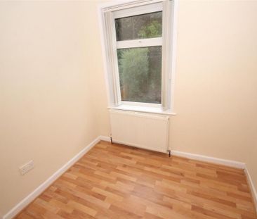 2 bedroom semi-detached house to rent - Photo 5