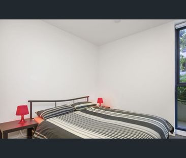 Perfectly Located 1 Bedroom Apartment In The Heart Of Mitcham! - Photo 2