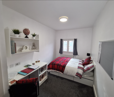 1 bedroom in a house share to rent - Photo 2