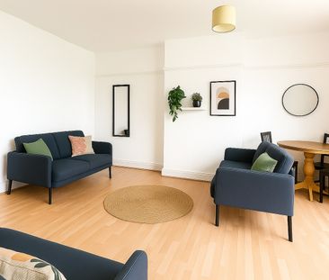 6 Bed Detached House, Pine Grove, BS7 - Photo 3