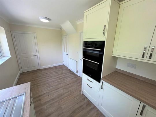 3 bedroom detached house to rent - Photo 1