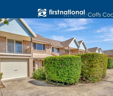 Renovated townhouse - A coastal lifestyle at your doorstep - Photo 1