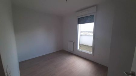 location Appartement T4 DE 79.9m² À MASSY - Photo 4