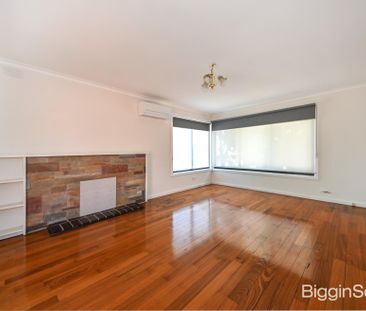 Delightful Family House in a Spectacular Location, Garden Maintenan... - Photo 5