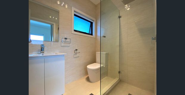 3 BED, 3 BATH, 2 LIVING AREAS + STUDY - Photo 1