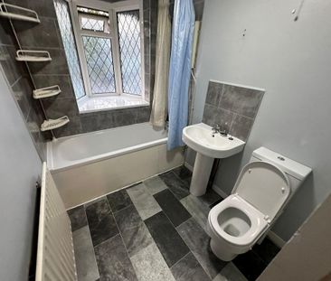 3 bedroom terraced house to rent - Photo 4