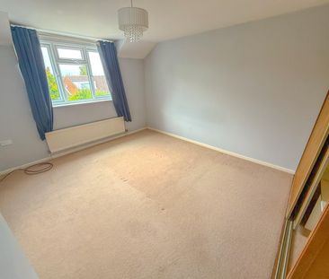 The Dormers, Swindon, Highworth - Photo 2