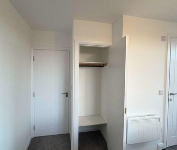 1 bedroom in a flat share to rent - Photo 6