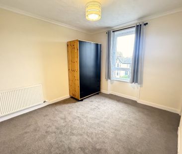 2 Bed, Flat - Photo 3