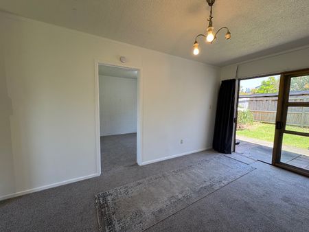 Unit 5, 27 St Georges Road, Avondale, Auckland - Photo 2