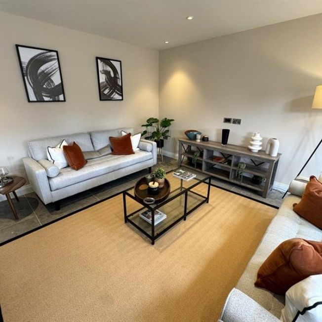 4 Bedroom Detached To Let - Photo 1