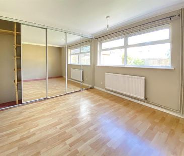 3 bedroom detached bungalow to rent - Photo 3