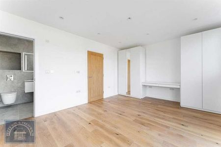 Harpenden Road, Aldersbrook, E12 - Photo 2