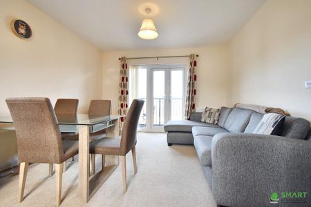 2 bedroom flat to rent - Photo 2
