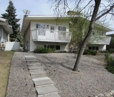 Cozy 2 BR MAIN FLOOR home in Varsity! | Calgary - Photo 1