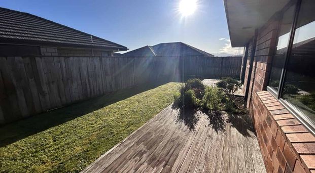 Picturesque on Pacific Drive! - Photo 1