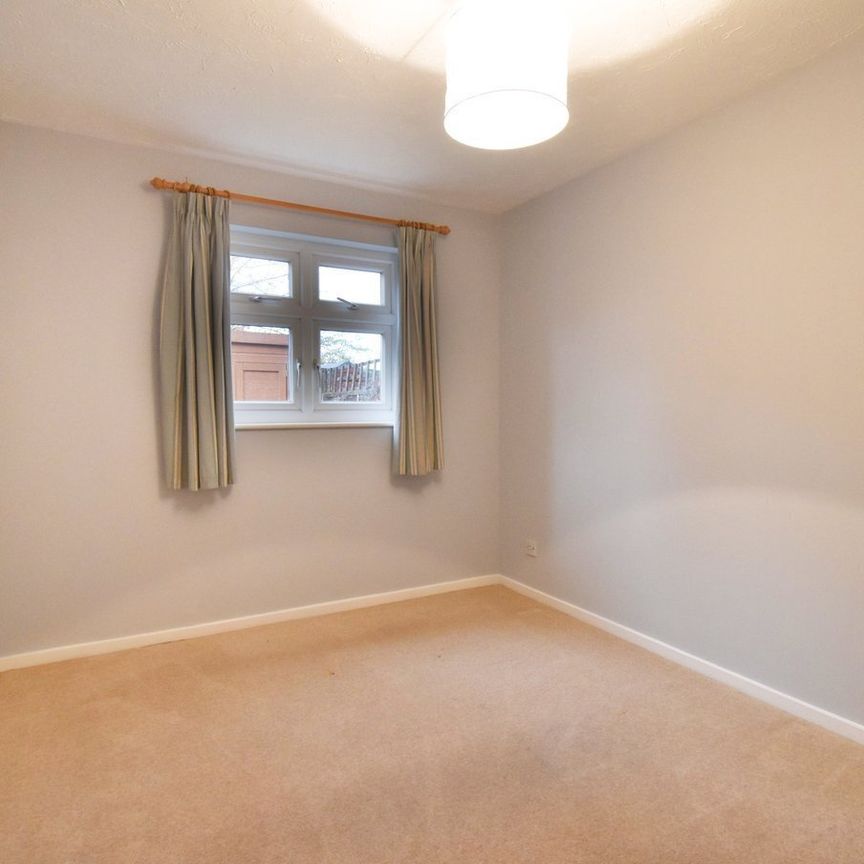 Shaw Drive, Walton-on-Thames, KT12 - Photo 1