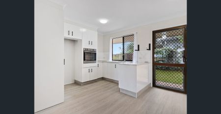 Spacious Duplex in the heart of Ashmore - Photo 5