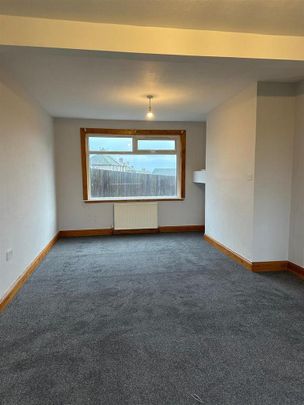 3 bedroom semi-detached bungalow to rent - Photo 1