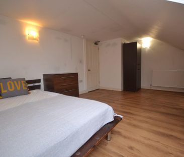 1 bedroom Flat To Let - Photo 3