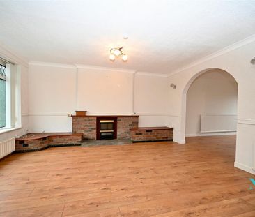 74 Downshire Road, Carrickfergus, BT38 7LD - Photo 2