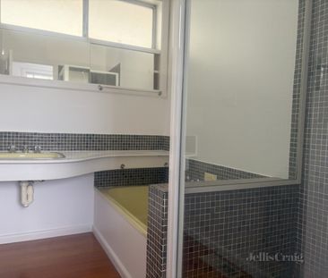 2 Laverton Street, Williamstown - Photo 5