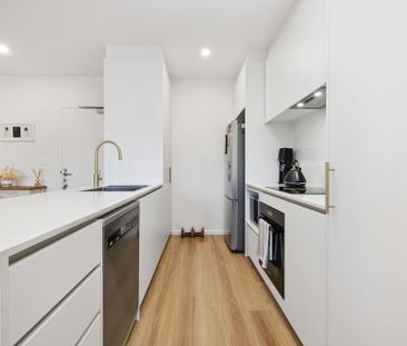 Light-Filled Two-Bedroom Retreat in Denman Prospect - Photo 2