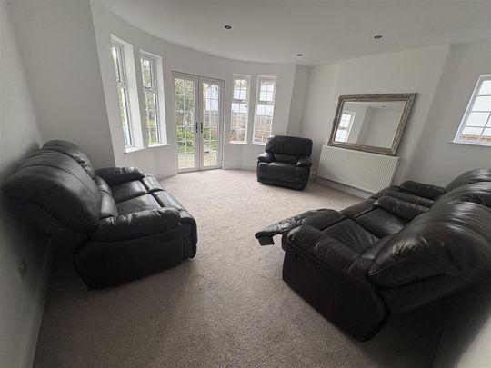 Alexandra Grove, N12 8HE, London - Photo 1