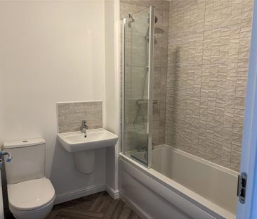 2 bedroom end of terrace house to rent - Photo 2