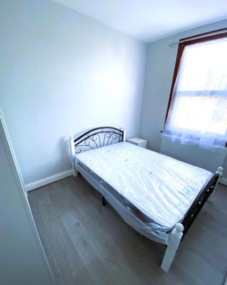 4 bedroom terraced house to rent - Photo 1